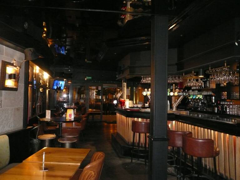 COGNAC Centre A Vendre Fonds de commerce BAR-BRASSERIE — photo 1