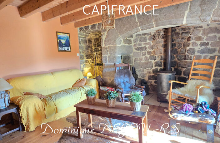 Maison en pierres avec deux logements, terrasse et terrain de 7 800 m² – Saint-Jean-Roure (07160) — photo 4