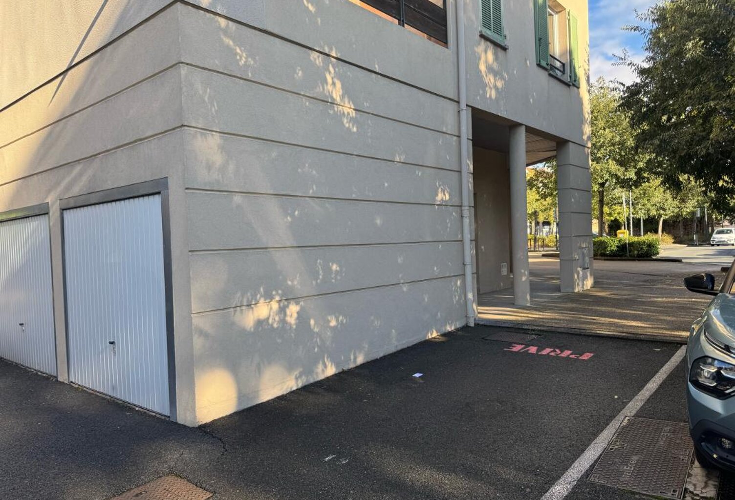 Parking Extérieur À Vendre - Anse Centre — photo 1