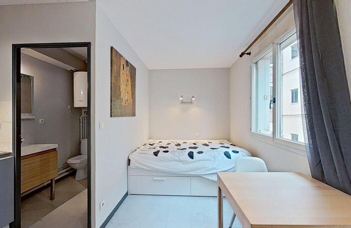 26-28 rue d'Ivry LYON 69004 - T1 Meublé - 550 €CC — photo 3