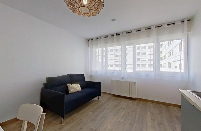 50 rue de la Thibaudiere Lyon 69007 - T1 Meublé - 760 €CC — photo 4