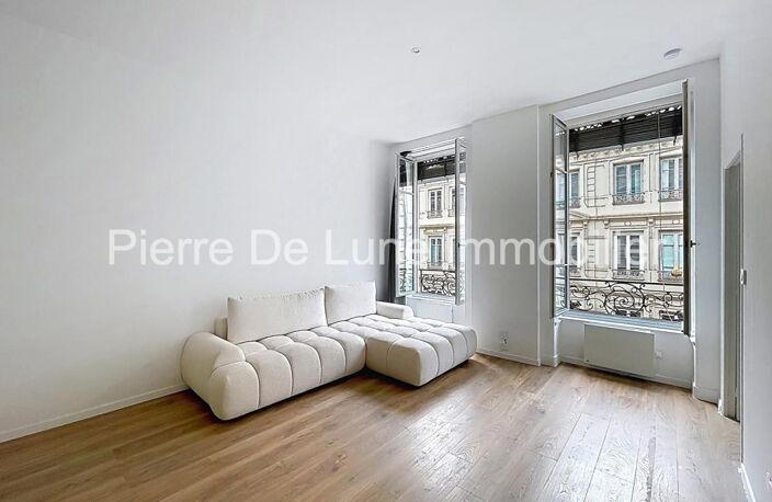 T2 — photo 2