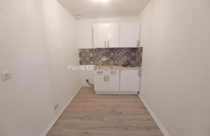 T3 à louer centre Le Bois D'Oingt — photo 2