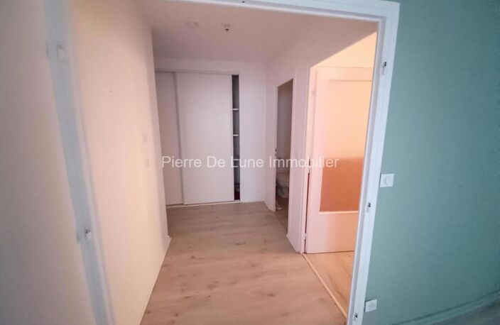 T3 à louer centre Le Bois D'Oingt — photo 3