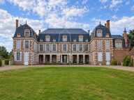 Château de caractère au cœur d’un écrin de verdure — photo 2