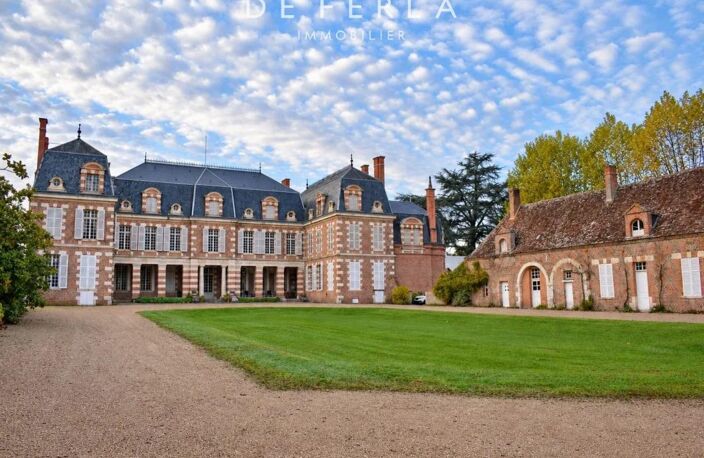 Château de caractère au cœur d’un écrin de verdure — photo 3
