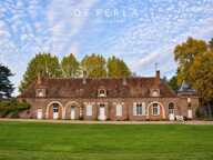 Château de caractère au cœur d’un écrin de verdure — photo 4