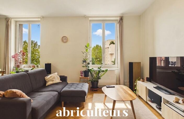Appartement traversant de 80 m² avec cave, grenier et buanderie – Monplaisir, Lyon 3 — photo 2