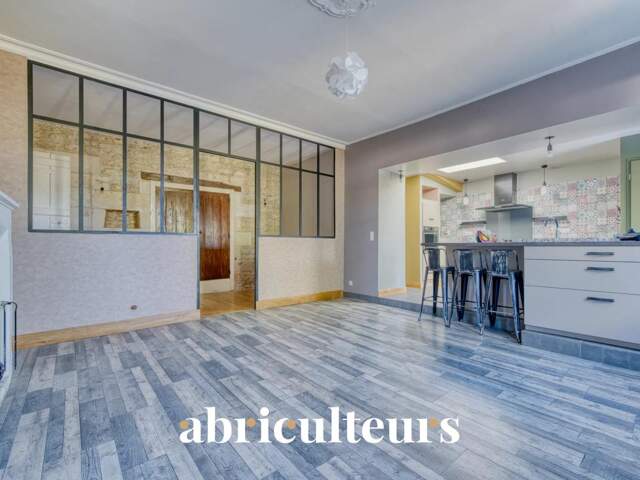 Maison de caractère - 242 m² - Saintes — photo du bien
