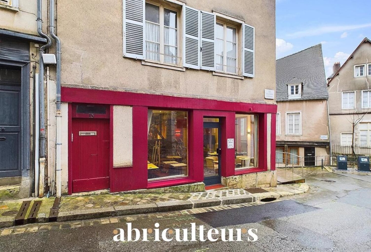Vente de murs professionnels 152 m² sur 3 niveaux avec terrasses en vente à Chartres (28000) — photo 1