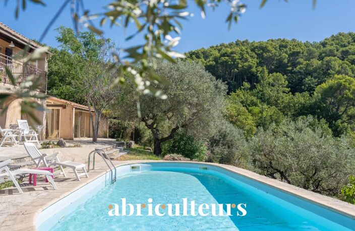 Maison familiale à fort potentiel de 150 m² – Vue panoramique – Piscine et jardin arboré – Seillans — photo 3