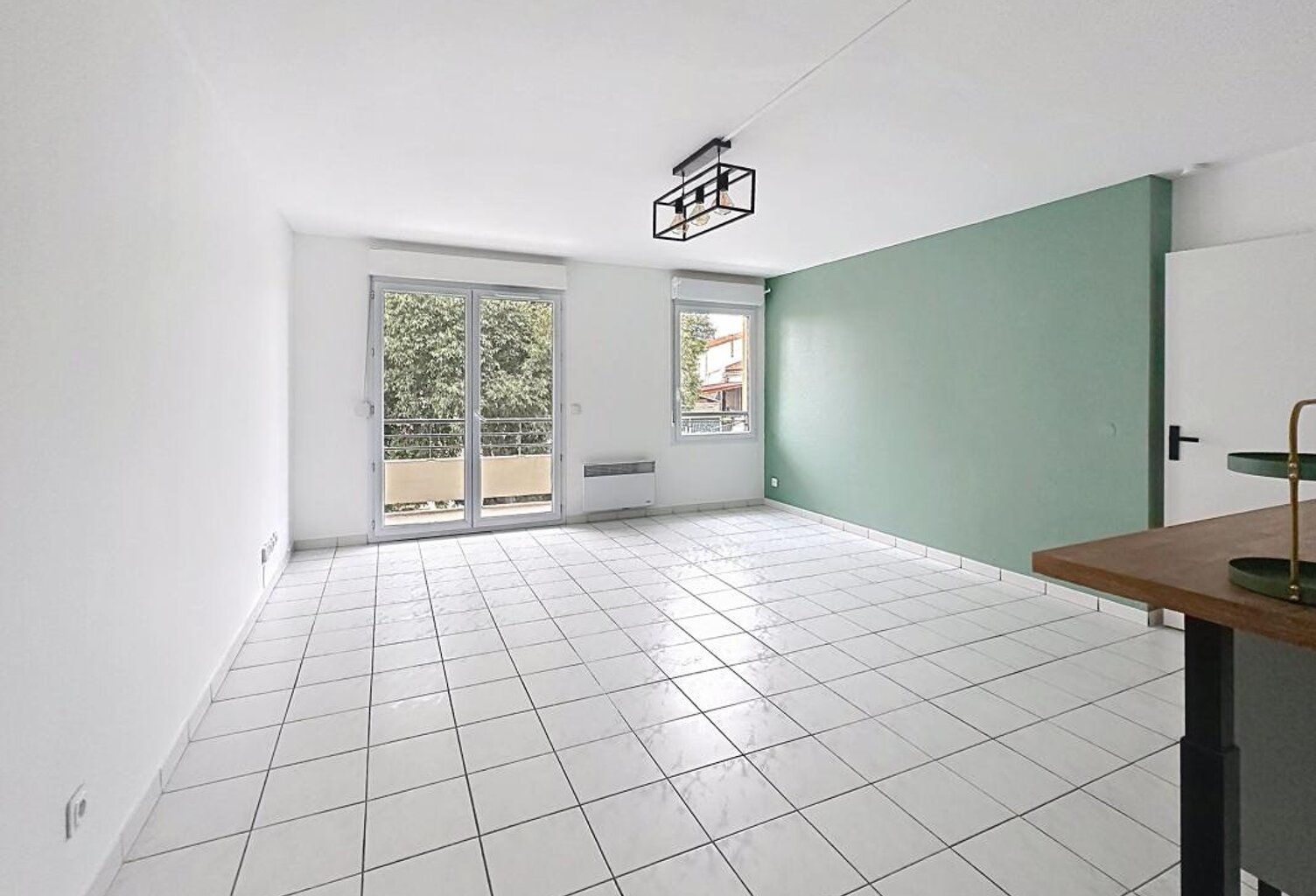 Appartement T2 - À Louer - Balcon - Parking — photo 1