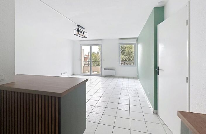 Appartement T2 - À Louer - Balcon - Parking — photo 3