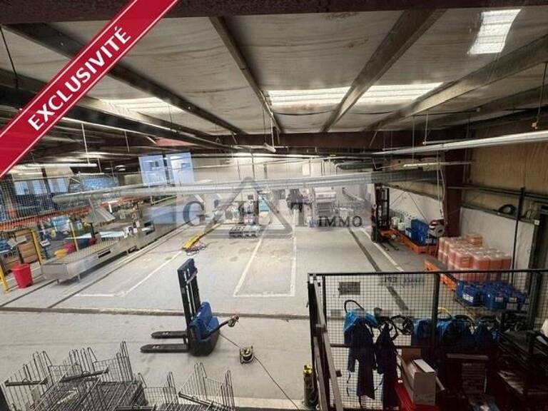 A VENDRE- BÂTIMENT INDÉPENDANT DE 1 265M²- NEUILLY-SUR-MARNE — photo 1