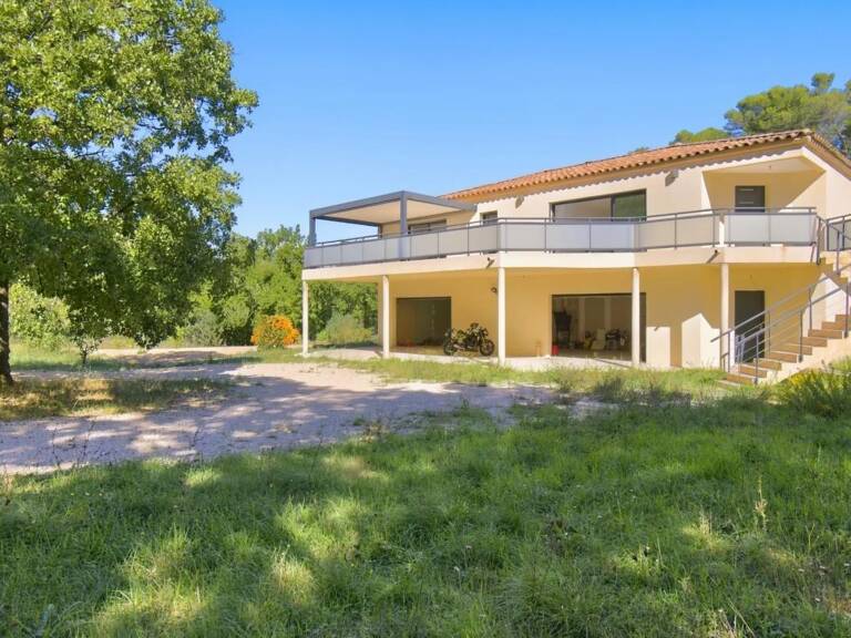 Maison de 5 pièces de 240 m² à Belcodène — photo 1