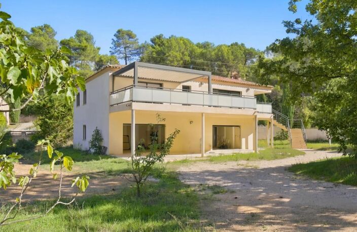 Maison de 5 pièces de 240 m² à Belcodène — photo 2