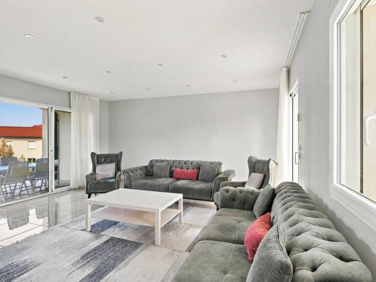 PONT-ÉVÊQUE (38) | Maison contemporaine de 138 m² avec 4 chambres, garage double et terrain piscinable — photo 1