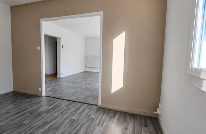 Appartement de 4 pièces de 69 m² à Bourg-Saint-Andéol — photo 3
