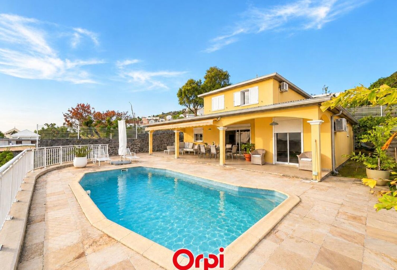 ORPI - En exclusivité cette superbe villa avec vue mer et piscine — photo 1