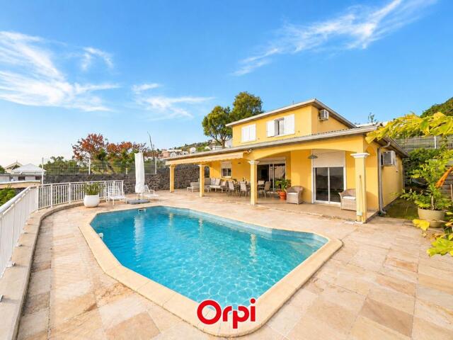 ORPI - En exclusivité cette superbe villa avec vue mer et piscine