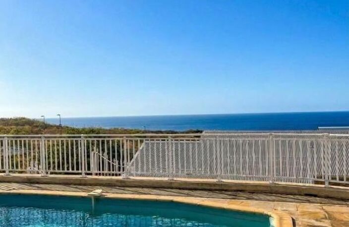 ORPI - En exclusivité cette superbe villa avec vue mer et piscine — photo 3