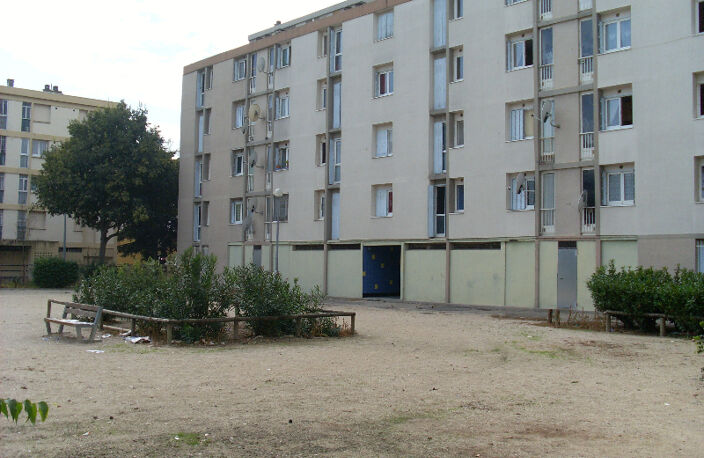 Type 4 - AVIGNON - GRANGE D'OREL 1 — photo 2