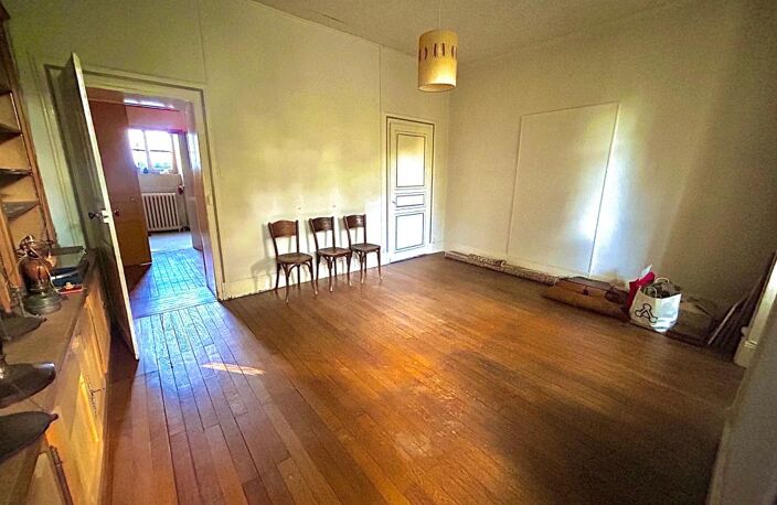 Opportunité rare pour professionnels — Bâtiment de caractère de 450 m² sur 3 niveaux avec jardin de 1 000 m² — photo 4