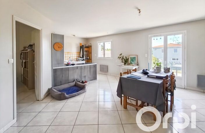 À LOUER – MAISON 3 CHAMBRES AVEC JARDIN ET GARAGE À CHANTONNAY — photo 2