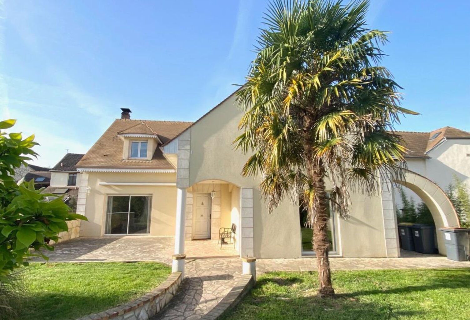 Maison 8 pièces - Mézières sur Seine — photo 1