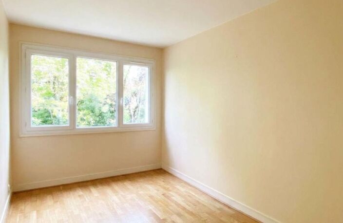Appartement 4 pièces (avec balcon, parking sous-sol et cave) — photo 2