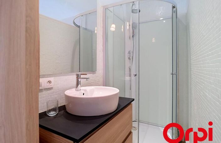 AVIGNON INTRA MUROS Appartement À Vendre Quartier Teinturiers — photo 4