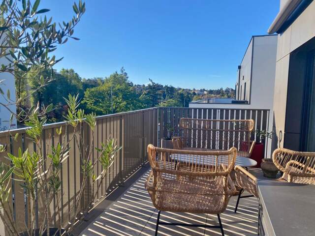 Appartement À Vendre 96 m²- Coup de cœur à Sainte-Foy-lès-Lyon – Quartier chatelain piscine - — photo du bien