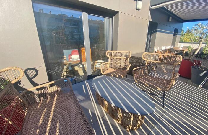 Appartement À Vendre 96 m²- Coup de cœur à Sainte-Foy-lès-Lyon – Quartier chatelain piscine - — photo 3