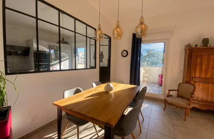 Appartement À Vendre 96 m²- Coup de cœur à Sainte-Foy-lès-Lyon – Quartier chatelain piscine - — photo 5