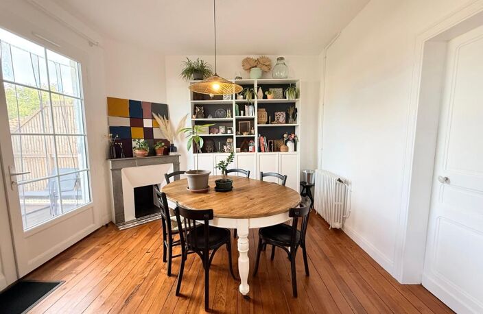 Maison de ville rénovée avec cachet et jardin privatif — photo 4