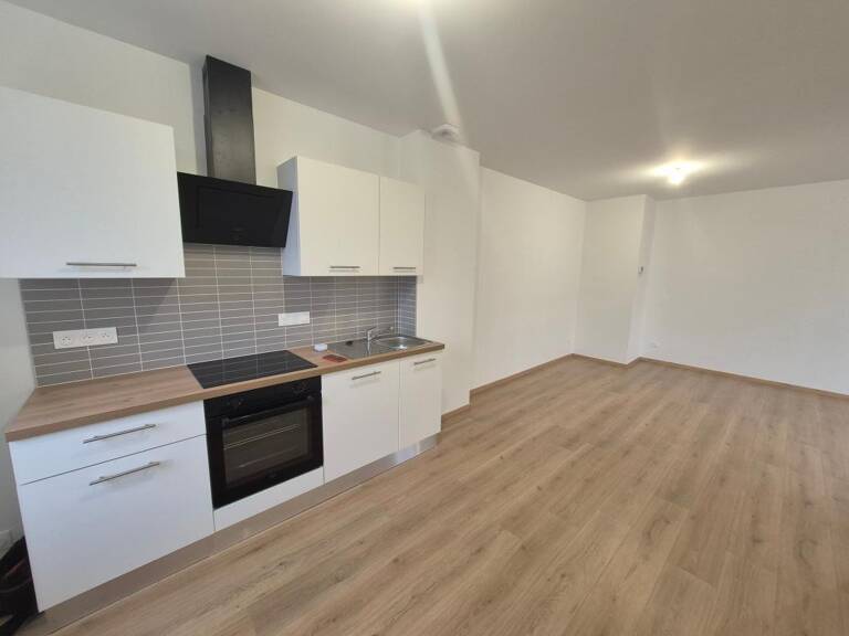 AMNEVILLE - Maison mitoyenne rénovée - 2 chambres — photo 1