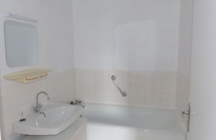 Appartement Cosne Cours Sur Loire 2 pièce(s) 48 m2 — photo 5
