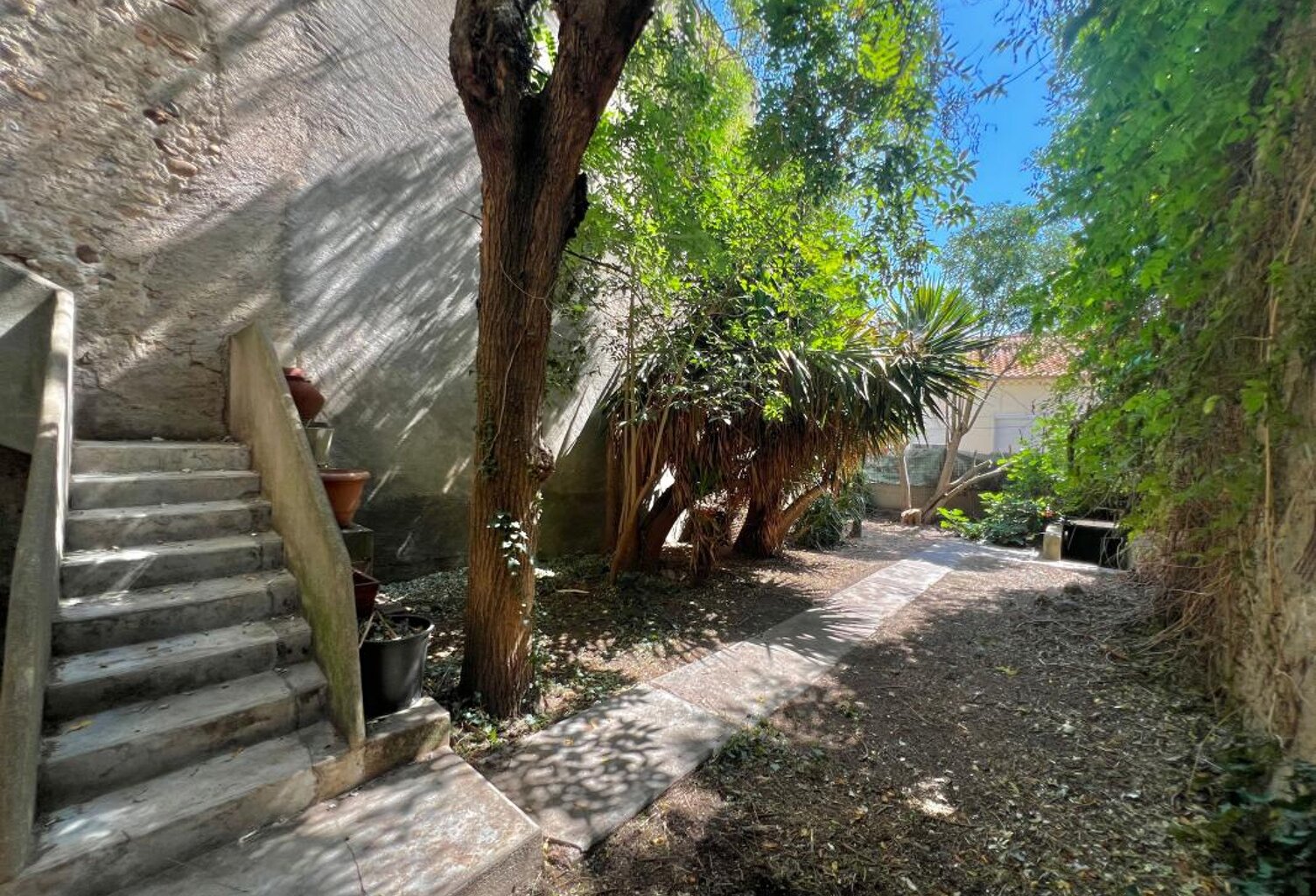 MAISON DE VILLAGE T4 EN R+1 AVEC JARDIN ET GRANDE CAVE — photo 1