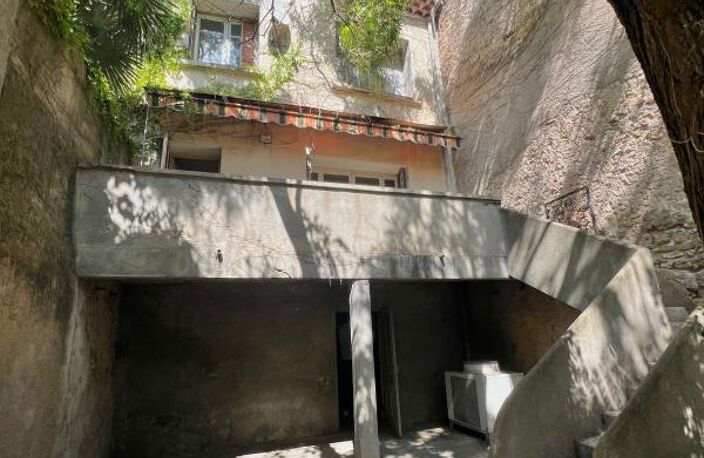 MAISON DE VILLAGE T4 EN R+1 AVEC JARDIN ET GRANDE CAVE — photo 2