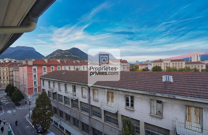 GRENOBLE CHAMPIONNET Studio de 39m2 + Cave + Galetas — photo 3