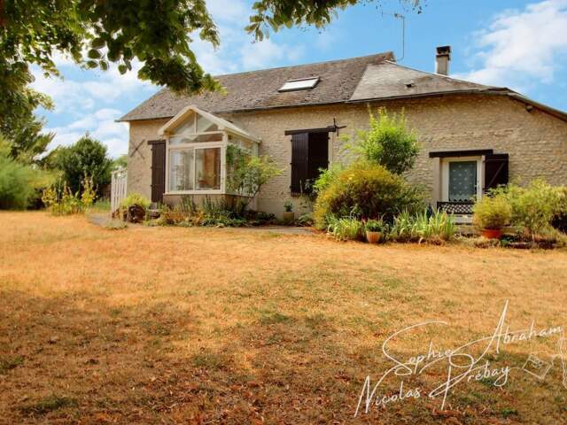 Maison en pierres, 4 chambres avec jardin clos — photo du bien
