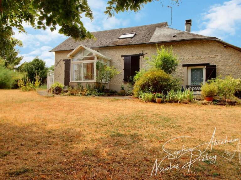 Maison en pierres, 4 chambres avec jardin clos — photo 1