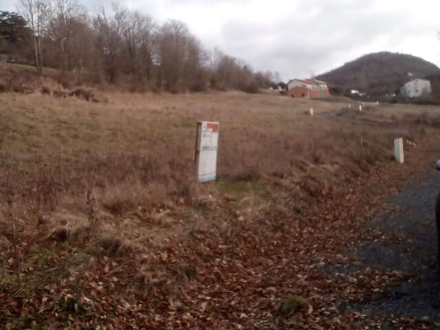 Saint Germain Laprade(43), terrain à bâtir de 710 m2 — photo du bien