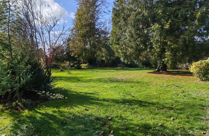 MANCHE  - MAGNIFIQUE PROPRIÉTÉ FAMILIALE EN PIERRE DU XVIIIe SIÈCLE AVEC PARC, PISCINE ET DEUX STUDIOS INDÉPENDANTS — photo 2