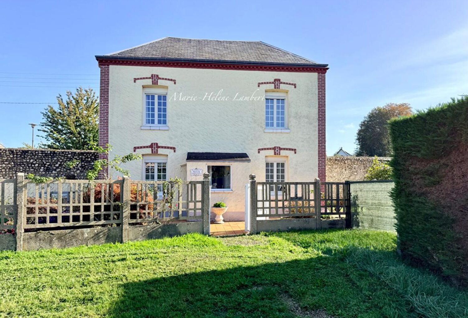 EXCLUSIVITÉ - À VENDRE MAISON CENTRE ÉPOUVILLE - JOLI  JARDIN - — photo 1