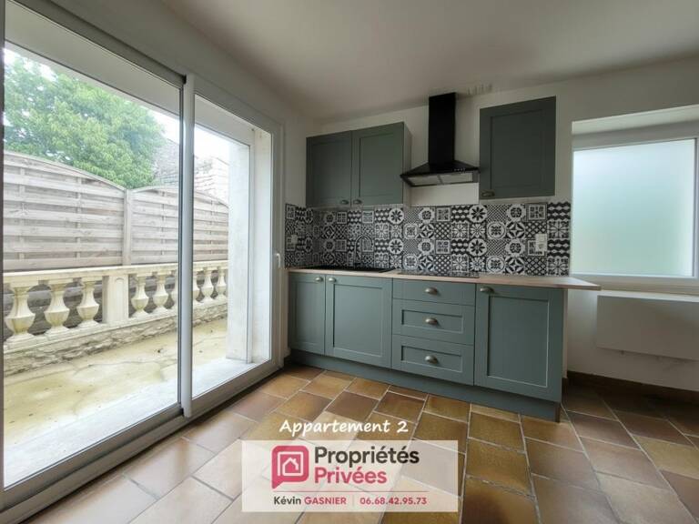 RUELLE SUR TOUVRE (16600) : Immeuble de rapport avec 4 logements + 1 local commercial — photo 1