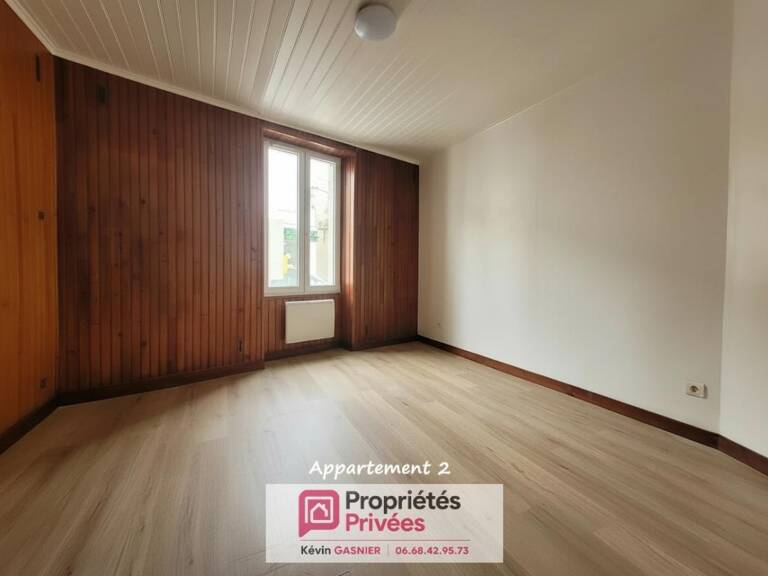 RUELLE SUR TOUVRE (16600) : Immeuble de rapport avec 4 logements + 1 local commercial — photo 1