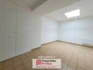 RUELLE SUR TOUVRE (16600) : Immeuble de rapport avec 4 logements + 1 local commercial — photo 2