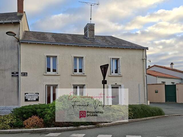 A VENDRE en EXCLUSIVITE aux Herbiers, maison de 130 m2 avec 4 chambres et 1 bureau sur une parcelle de 125 m2 — photo du bien