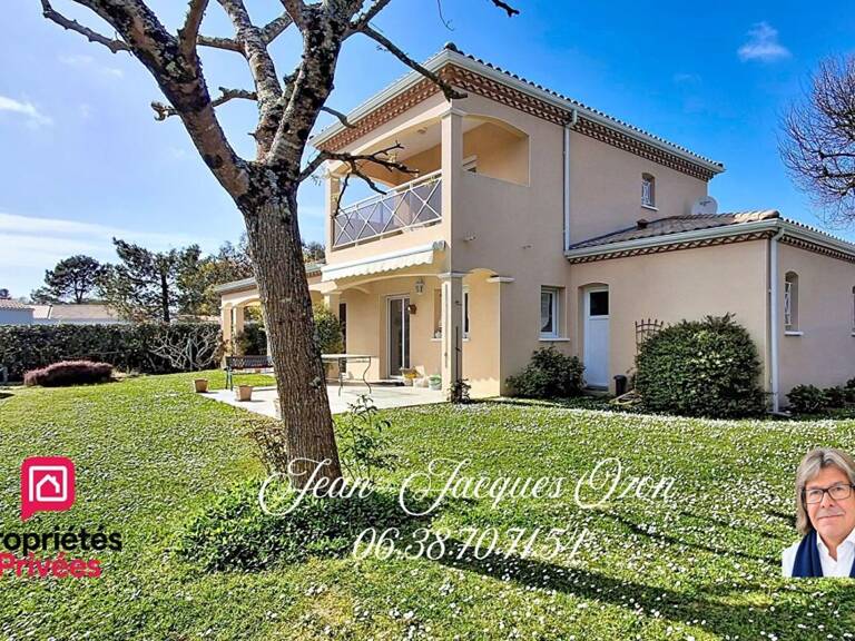 LES MATHES  Villa de 123 m², terrain arboré de plus de 1 000 m², garage et stationnement — photo 1